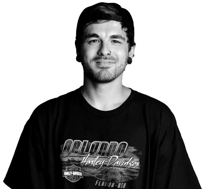 Man wearing black tshirt and cap