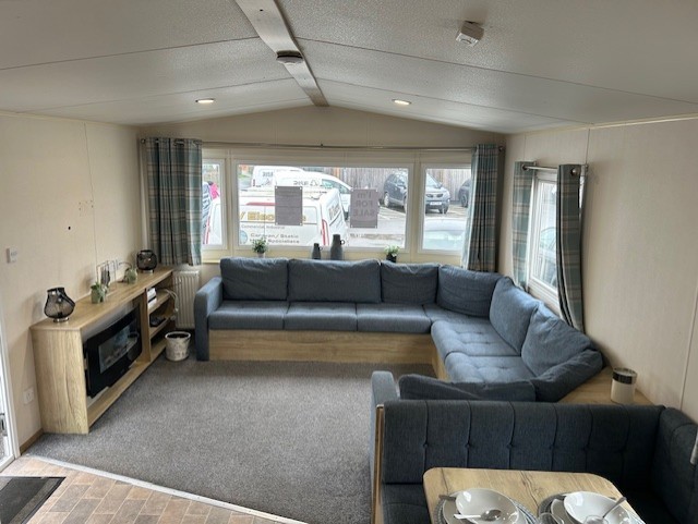 ABI-Trieste-2019-CAR0062996-129643566.JPEG