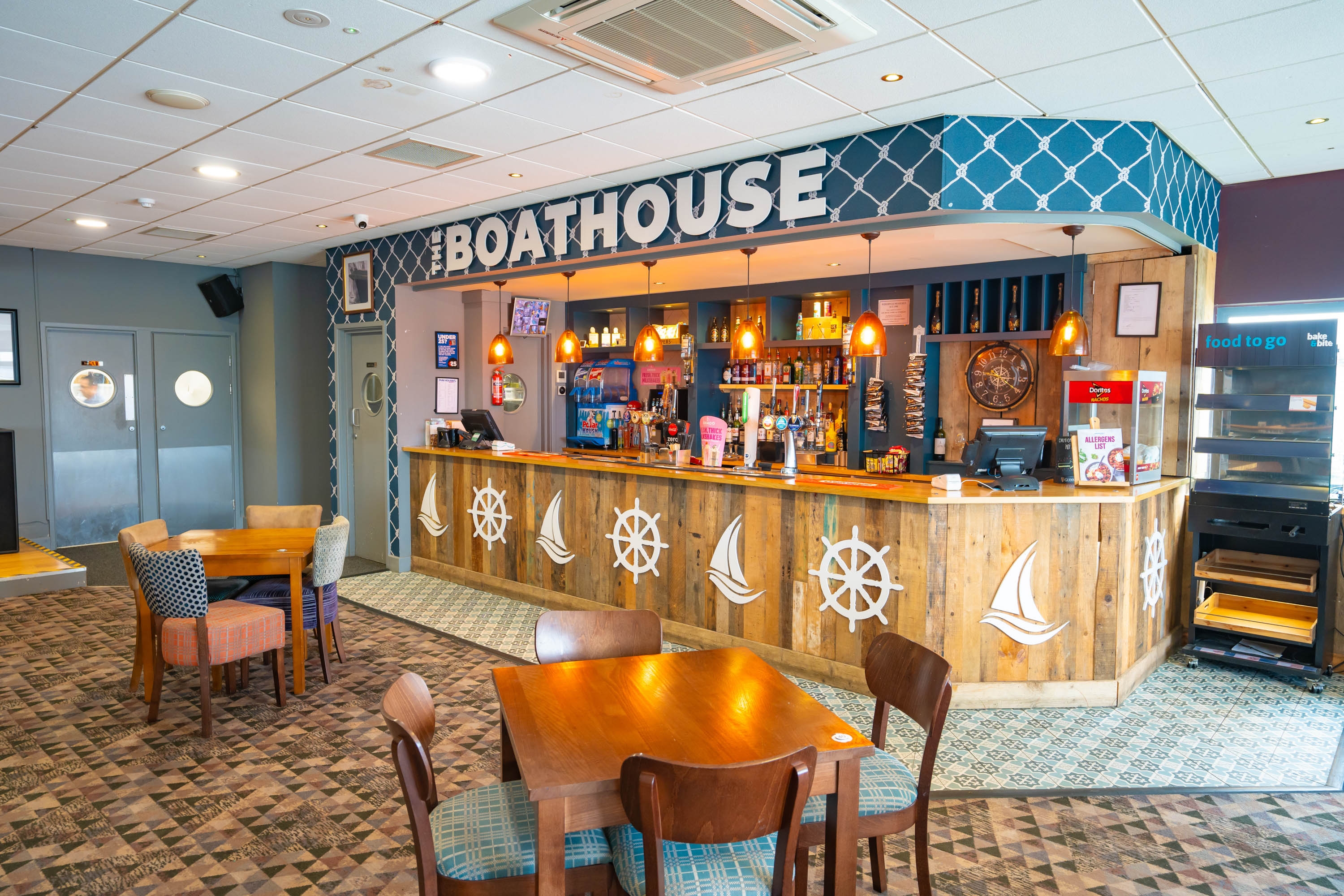 Restaurant & bar