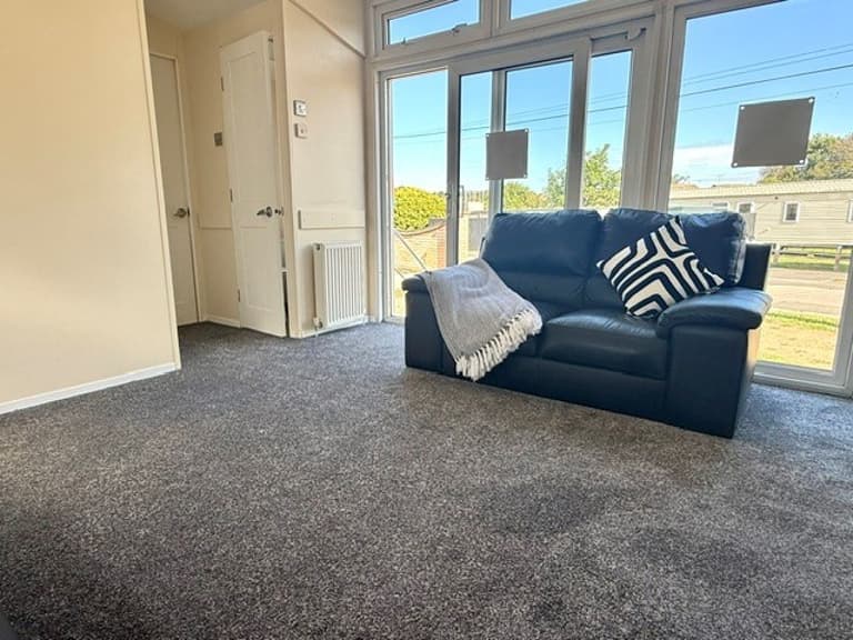 Willerby-Summer-House-H-F-2012-CAR0022882-149095586.jpeg