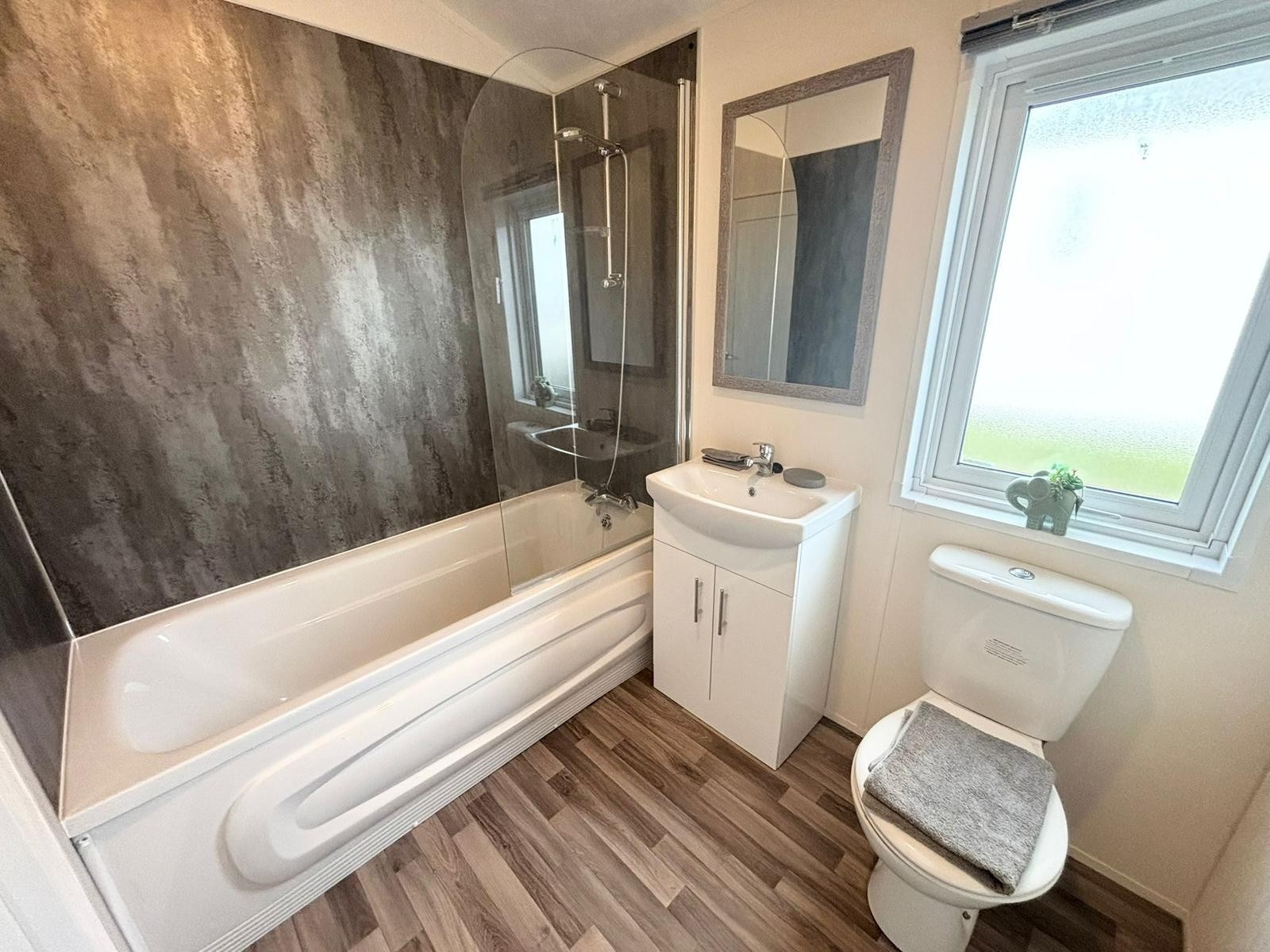 Photo of Delta Lakeside 2023 (Luxury Lodge)