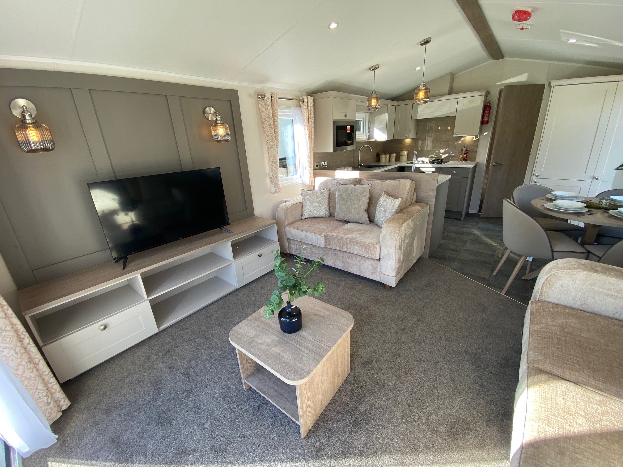 Willerby-Windbreak-2027-CAR0065744-150896591.jpeg