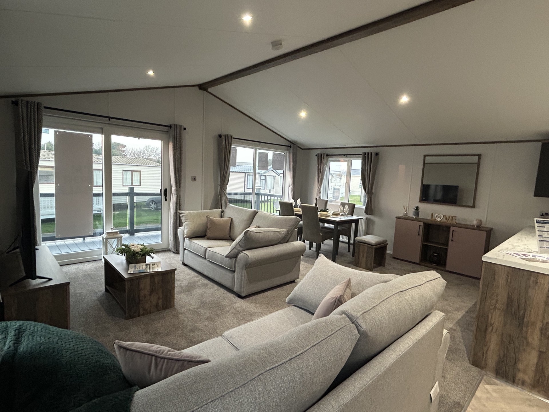 Photo of Willerby Horsham 2025 (Luxury Lodge)