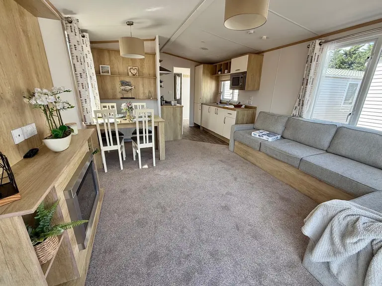Sunseeker-Zest-2021-VS946512-140706066.jpeg