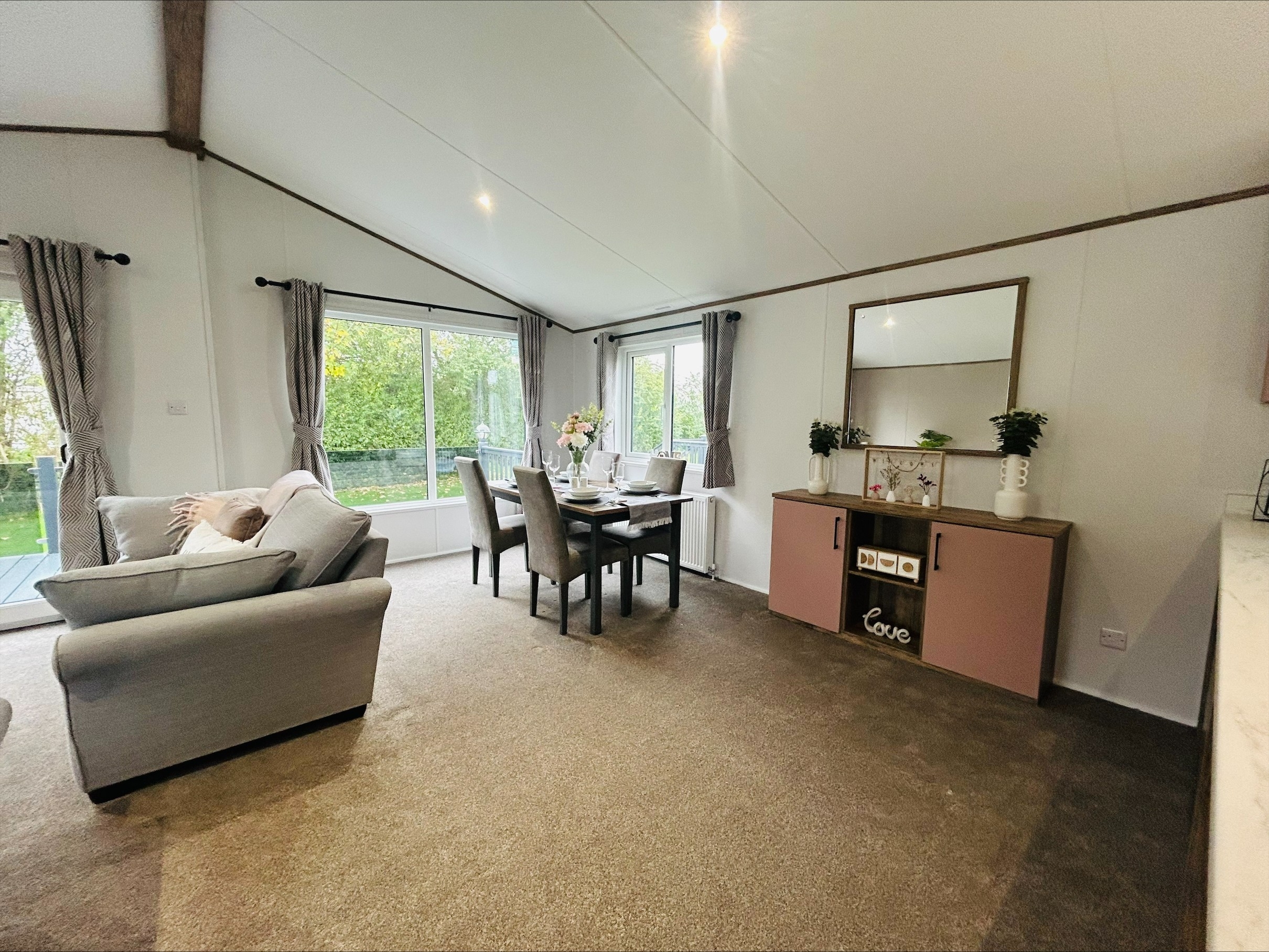 Photo of Willerby Horsham 2024 (Luxury Lodge)
