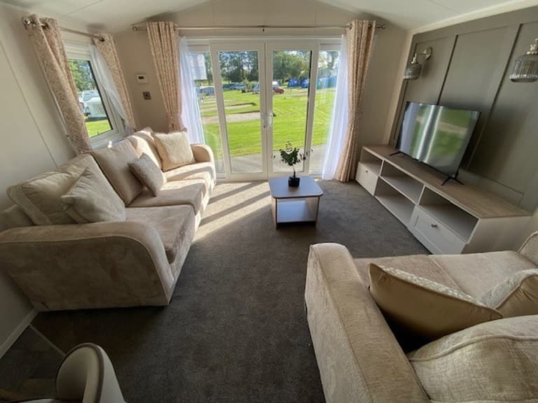 Willerby-Windbreak-2027-CAR0065744-149425222.jpeg