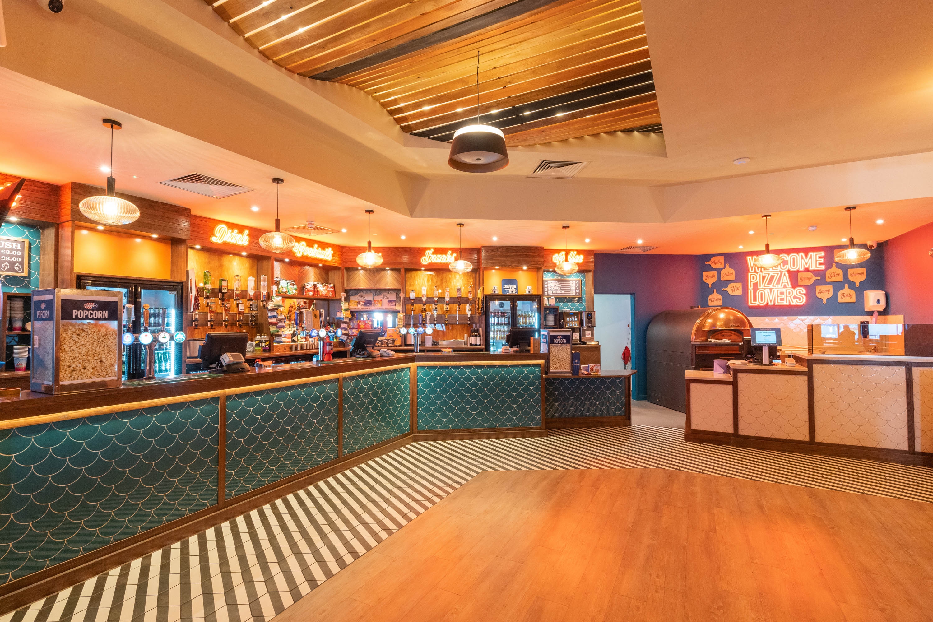 Restaurant & bar