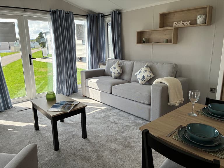 Sunseeker-Sandgate-2026-CAR0065484-147189385.jpeg