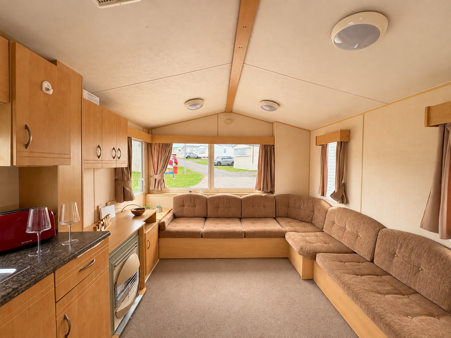 Willerby Magnum 2010 (Static Caravan) Accommodation in Leysdown