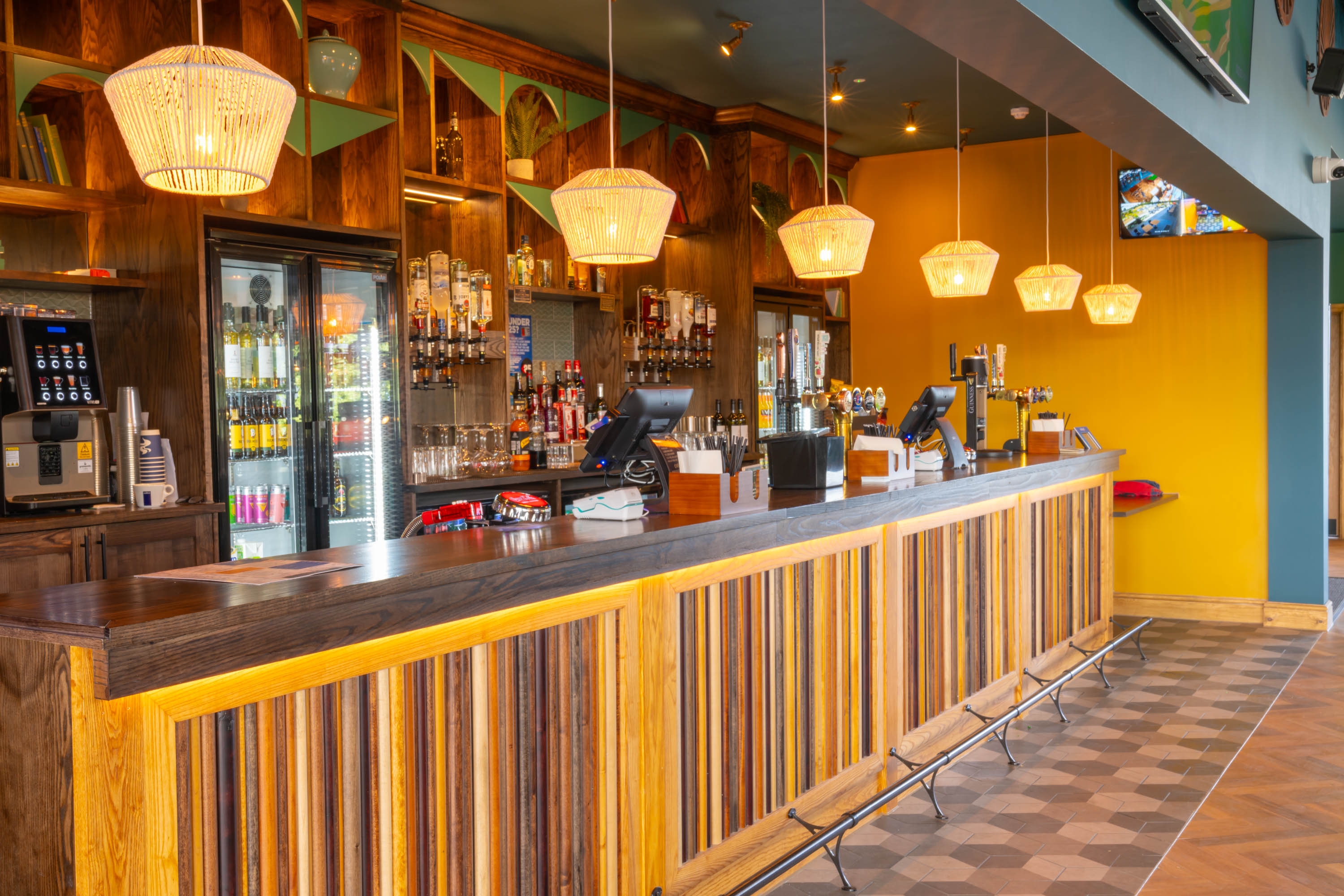 Restaurant & bar