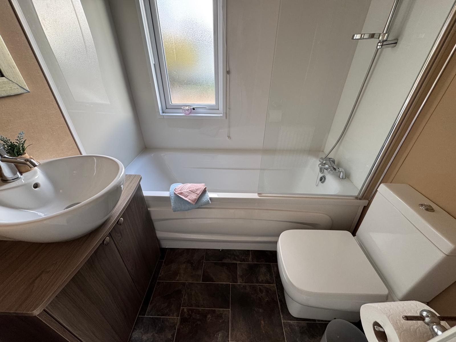 Photo of Delta Desire 2014 (Luxury Lodge)