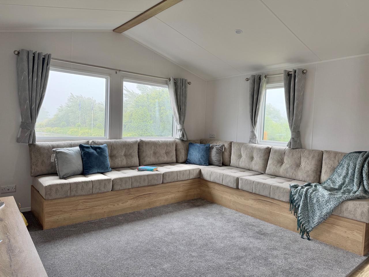Willerby-Midhurst-2024-CAR0063476-140263891.jpeg