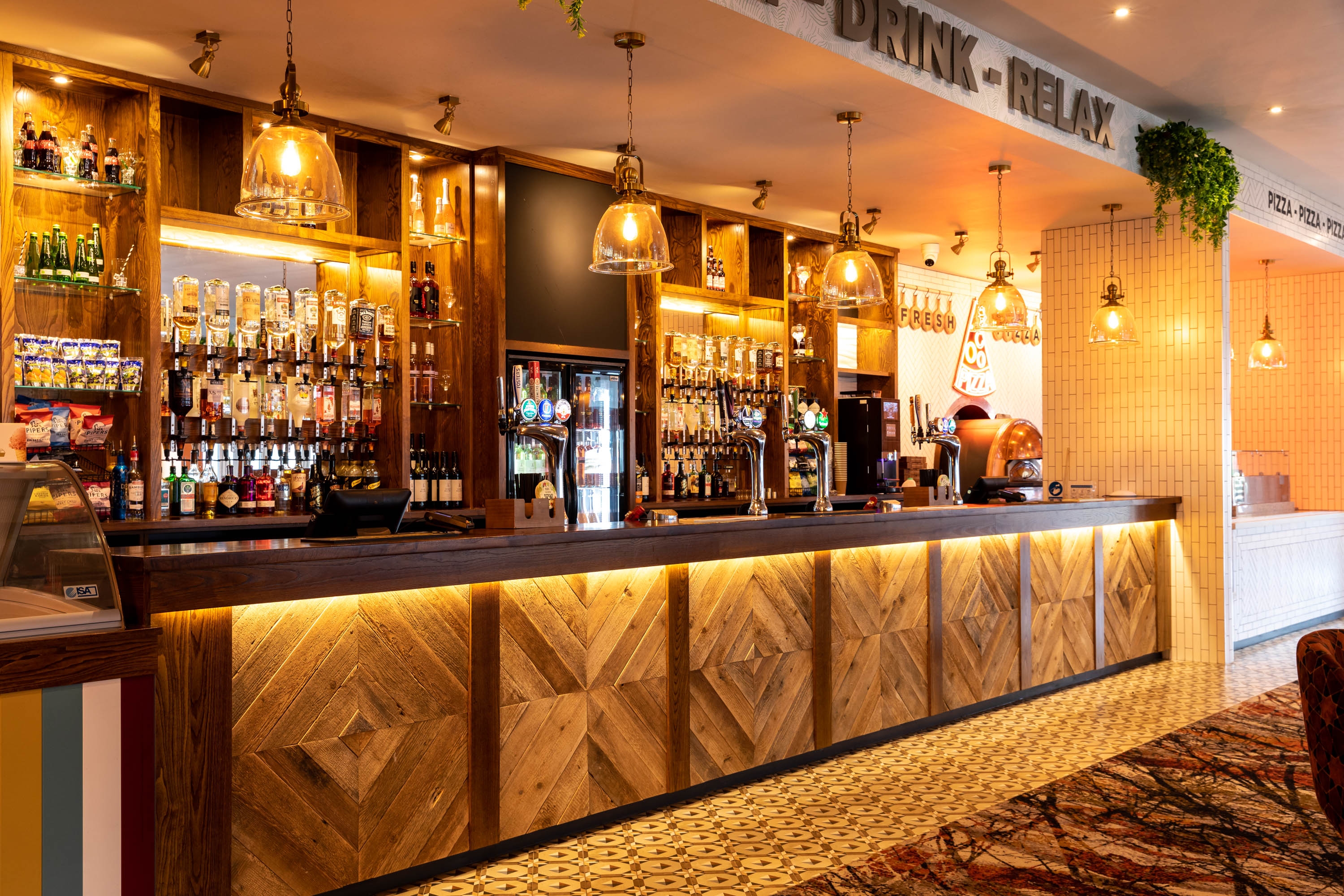 Restaurant & bar