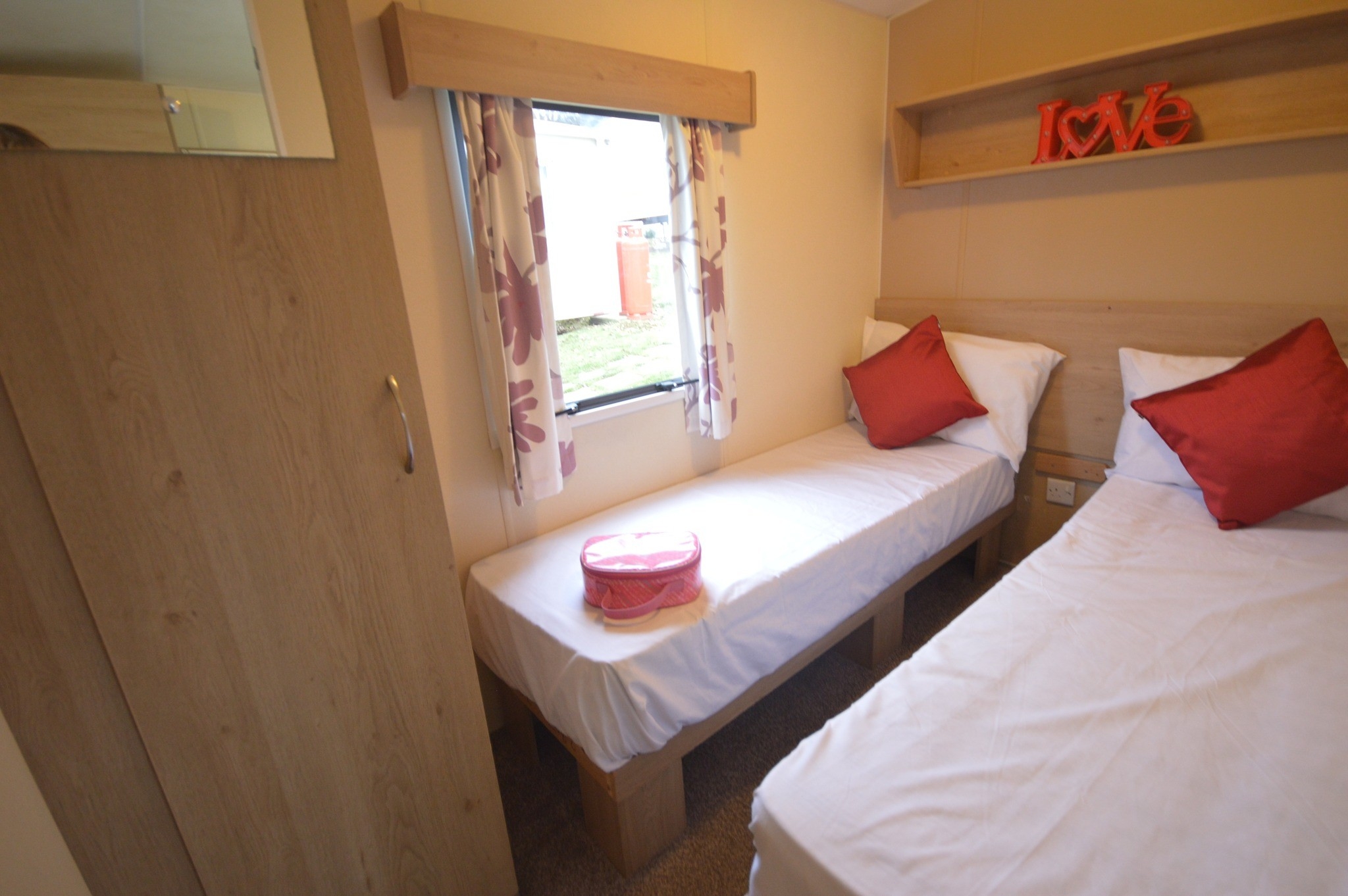 Photo of Delta Santana 2012 (Static Caravan)