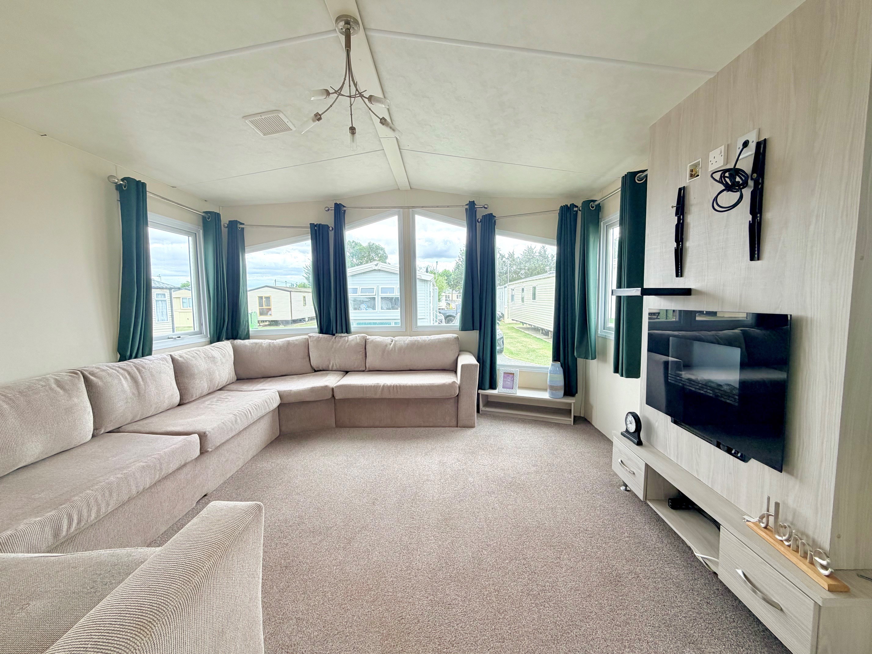 Delta Destiny 2014 (Static Caravan) Accommodation in Maldon