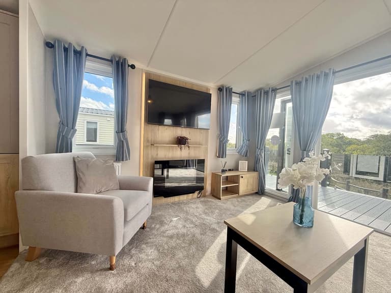 Sunseeker-Sandgate-2026-CAR0065452-149785113.jpeg