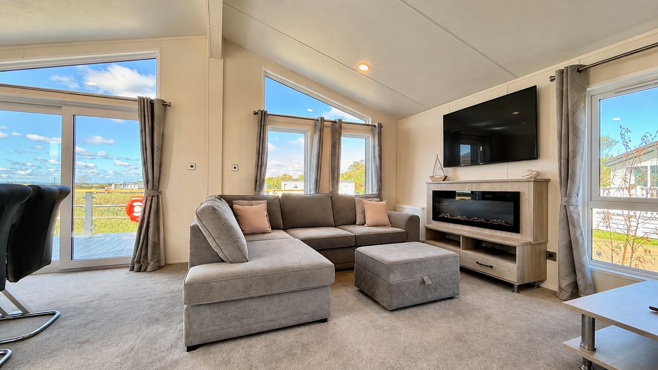 Delta Superior Lodge 2023 (Lodge) Accommodation in Whitstable