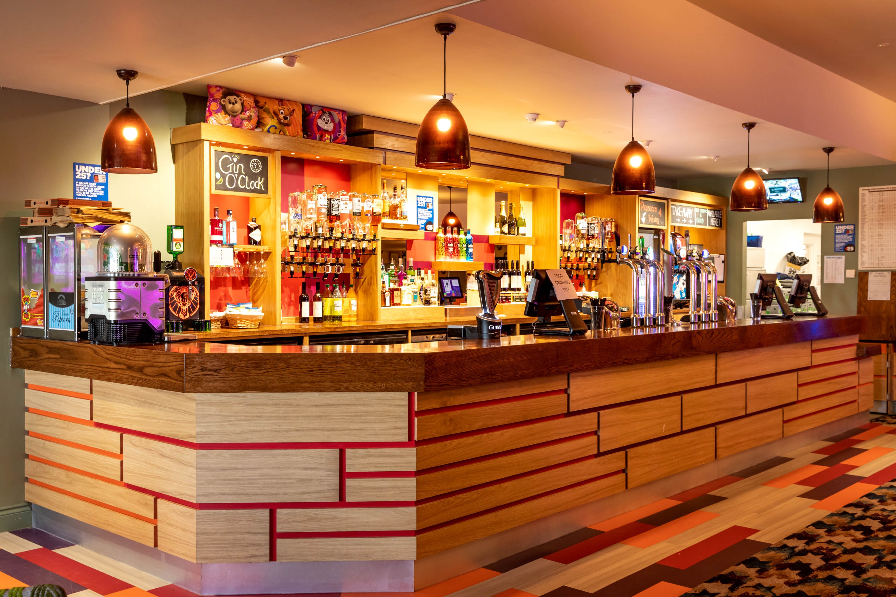 Restaurant & bar