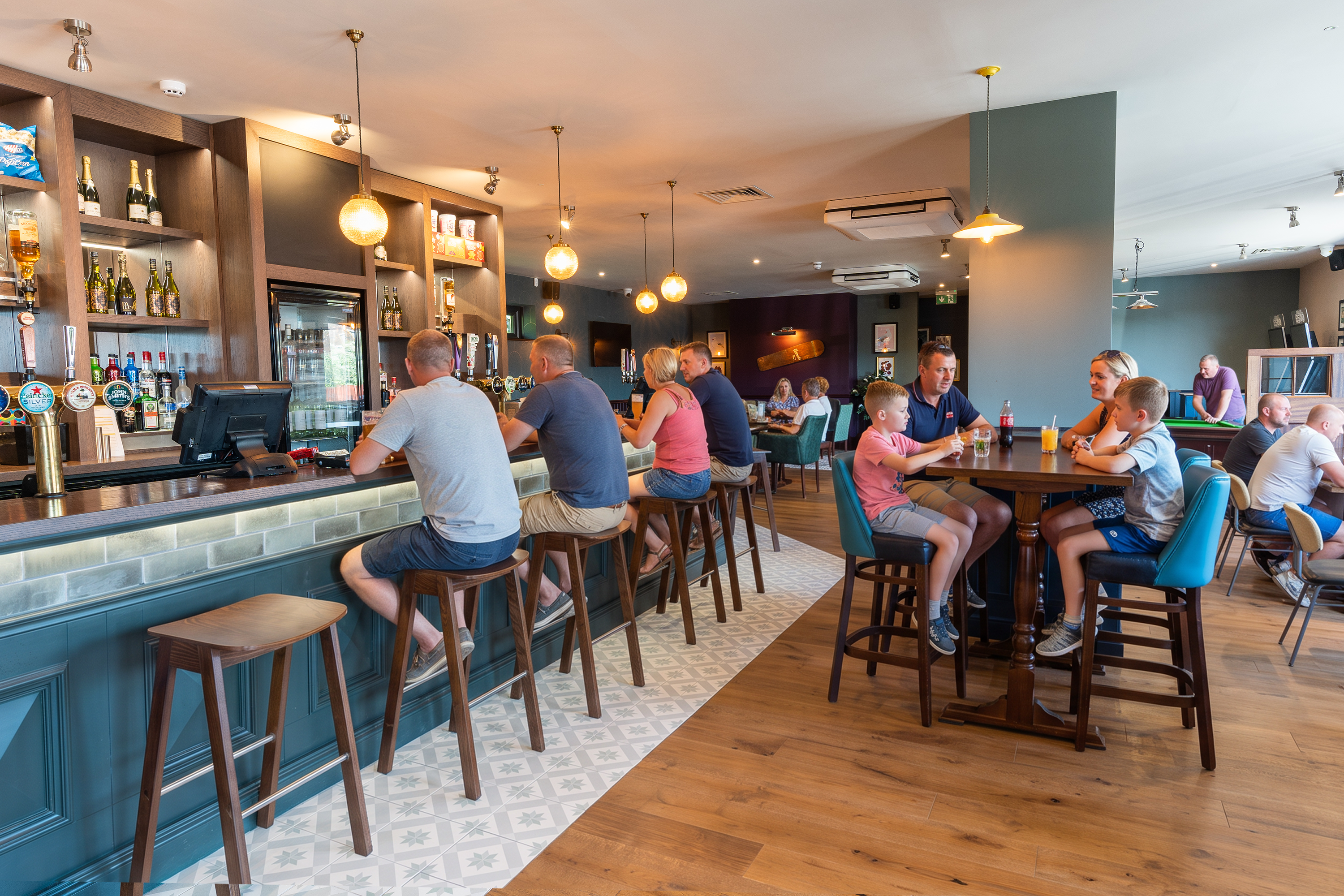 Restaurant & bar