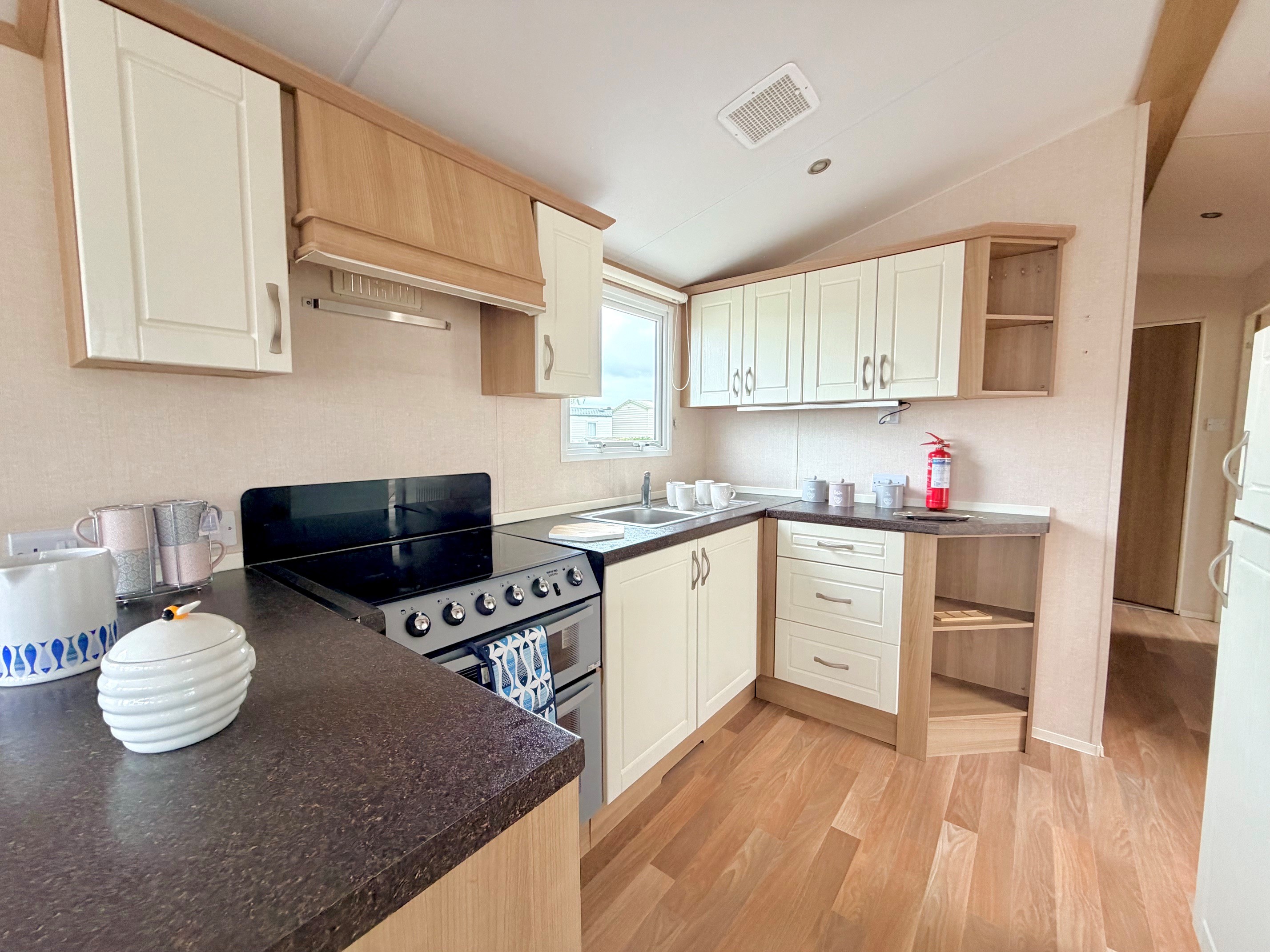 Photo of Atlas Chorus Super 2012 (Static Caravan)