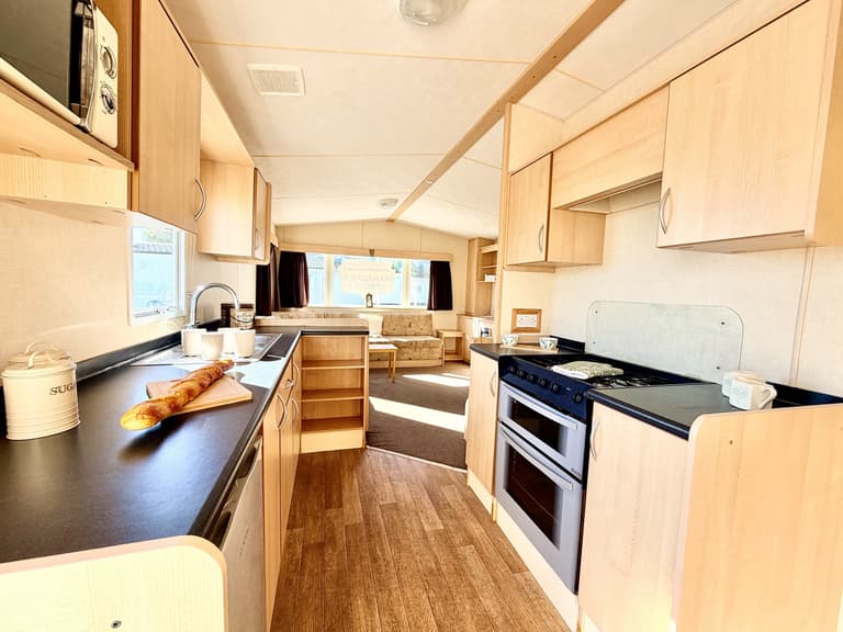 ABI-Vista-2010-CAR0027613-150633722.jpeg