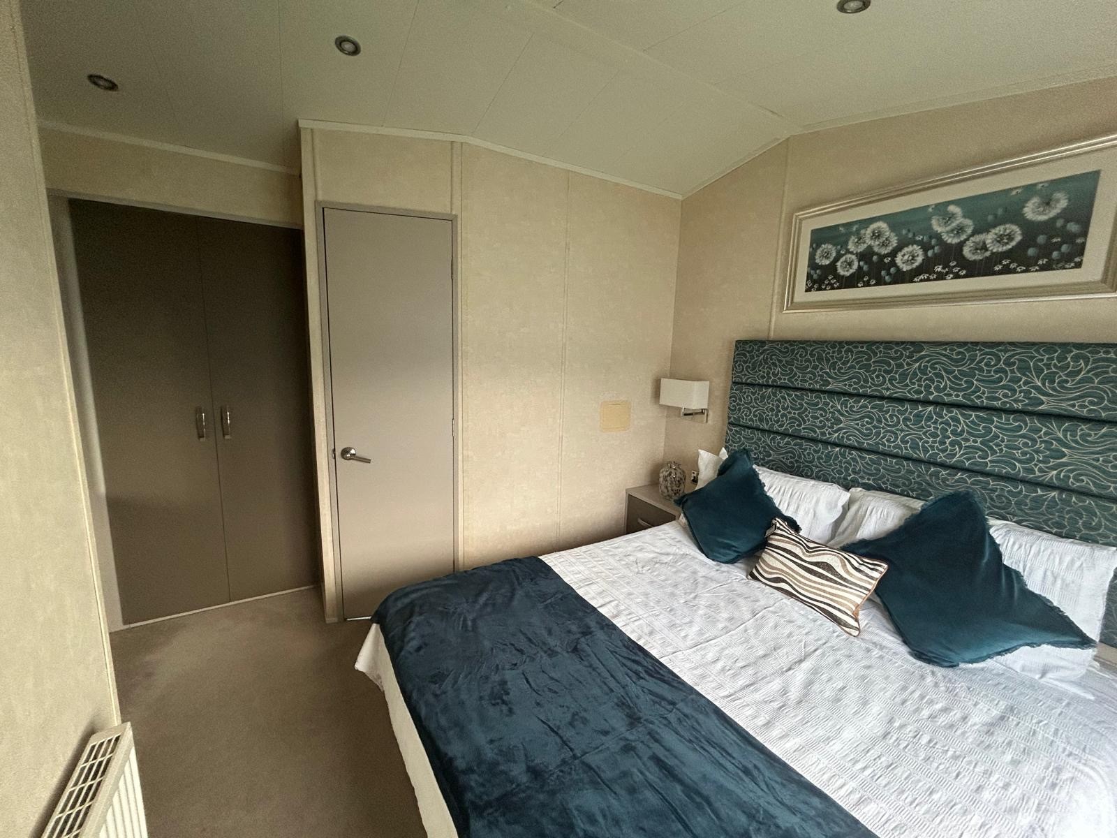 Photo of Carnaby Envoy 2017 (Villa)