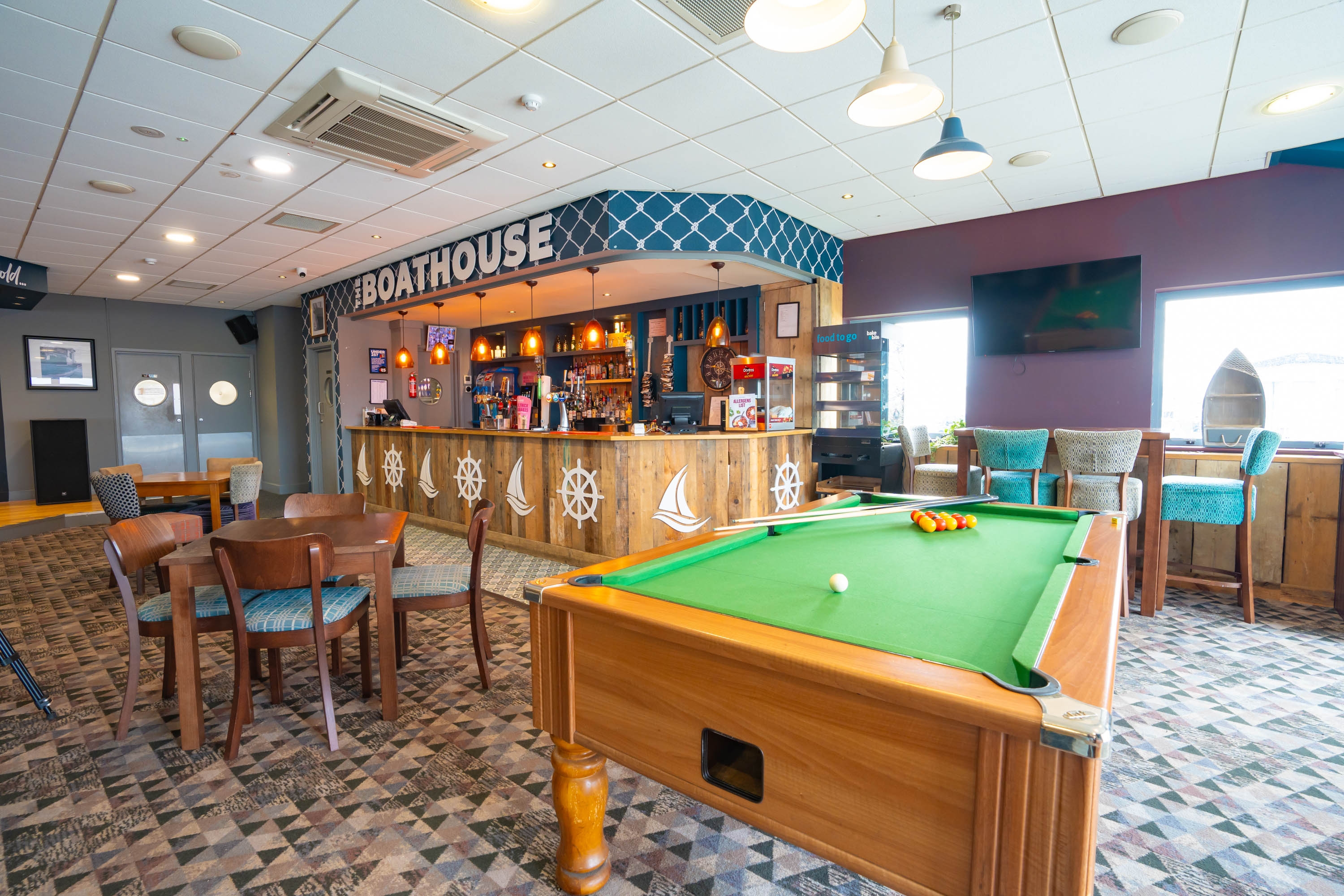 Restaurant & bar