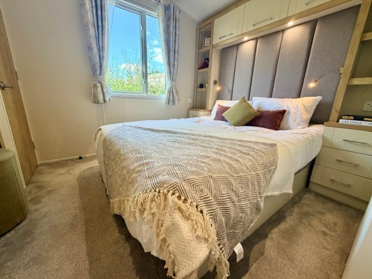 Willerby-Winchester-Mk-7-2016-CAR0058409-144497021.jpeg