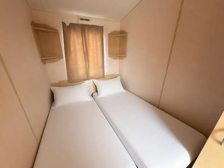 Willerby-Magnum-2011--CAR0026427-140868539.jpeg