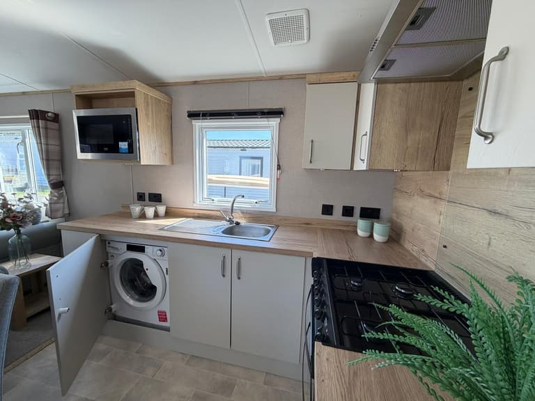 ABI-Amberley-2024-CAR0063129-140876564.jpeg