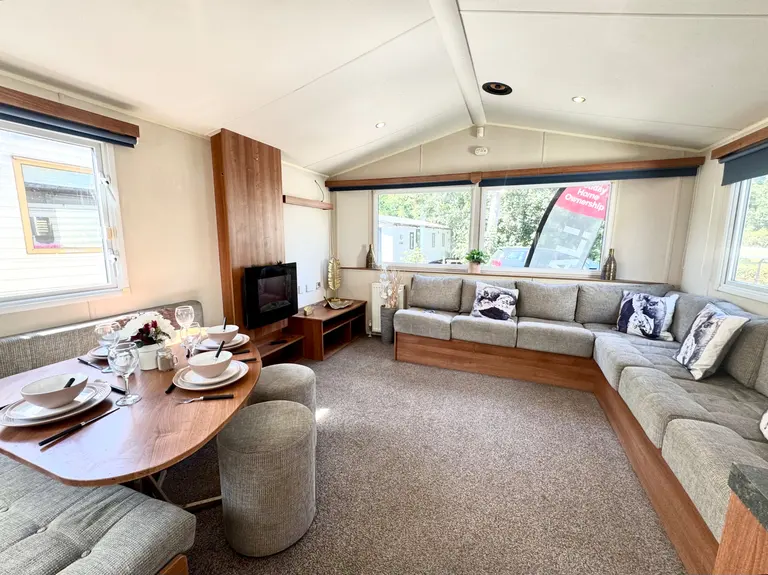 Willerby-Caledonia-2017-CAR0023147-148822996.jpeg