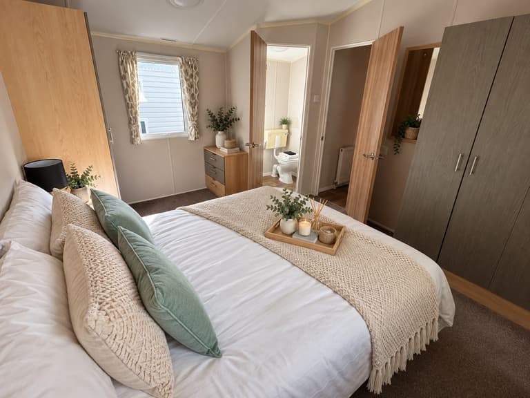 Willerby-Caledonia-2017-CAR0023349-149951580.jpeg
