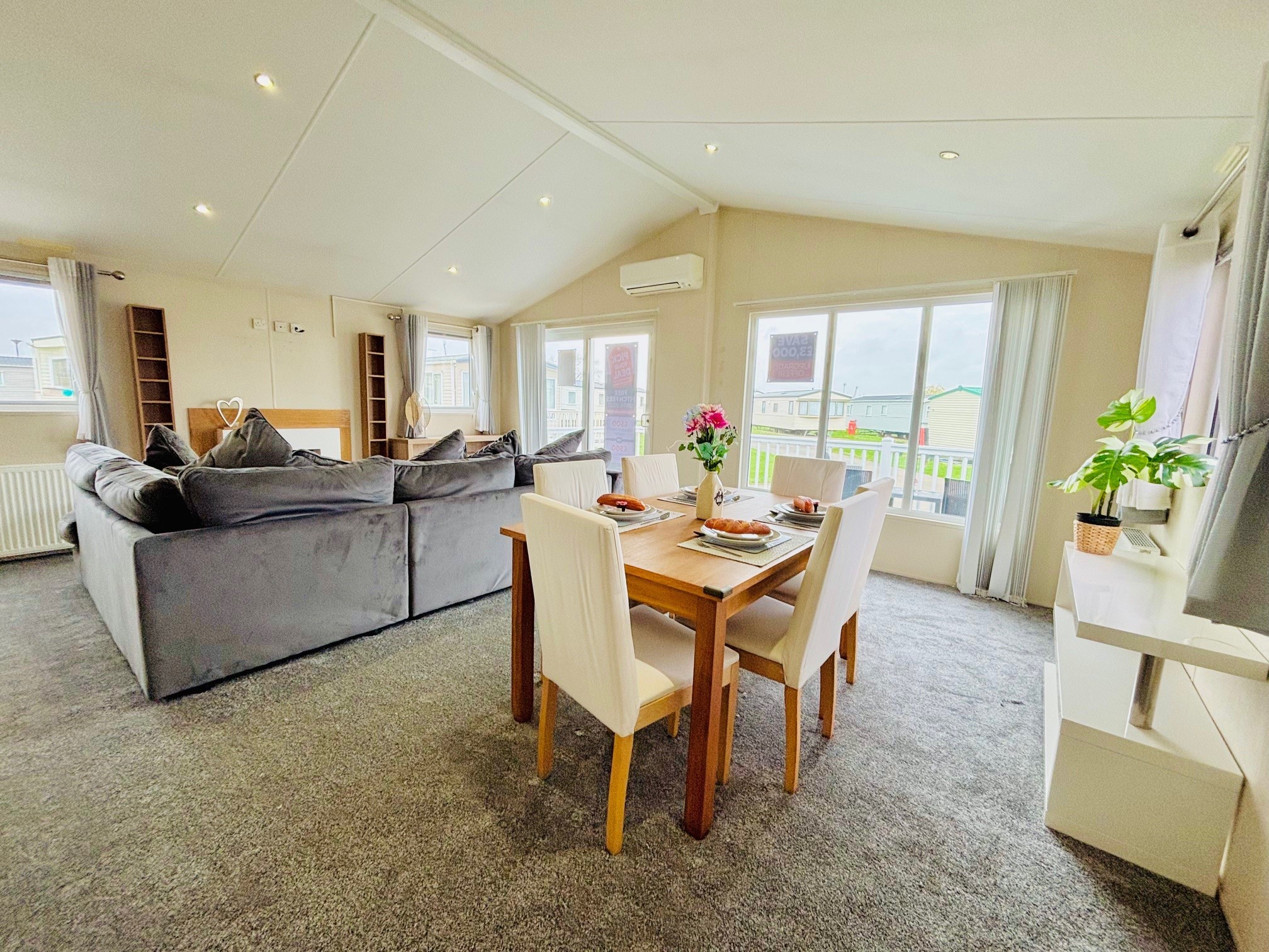 Photo of Willerby Cadence 2016 (Luxury Lodge)