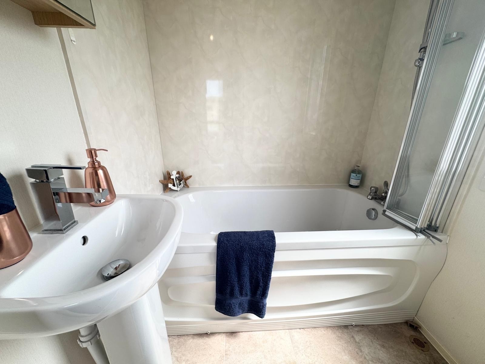 Photo of Atlas Image 2 2015 (Static Caravan)