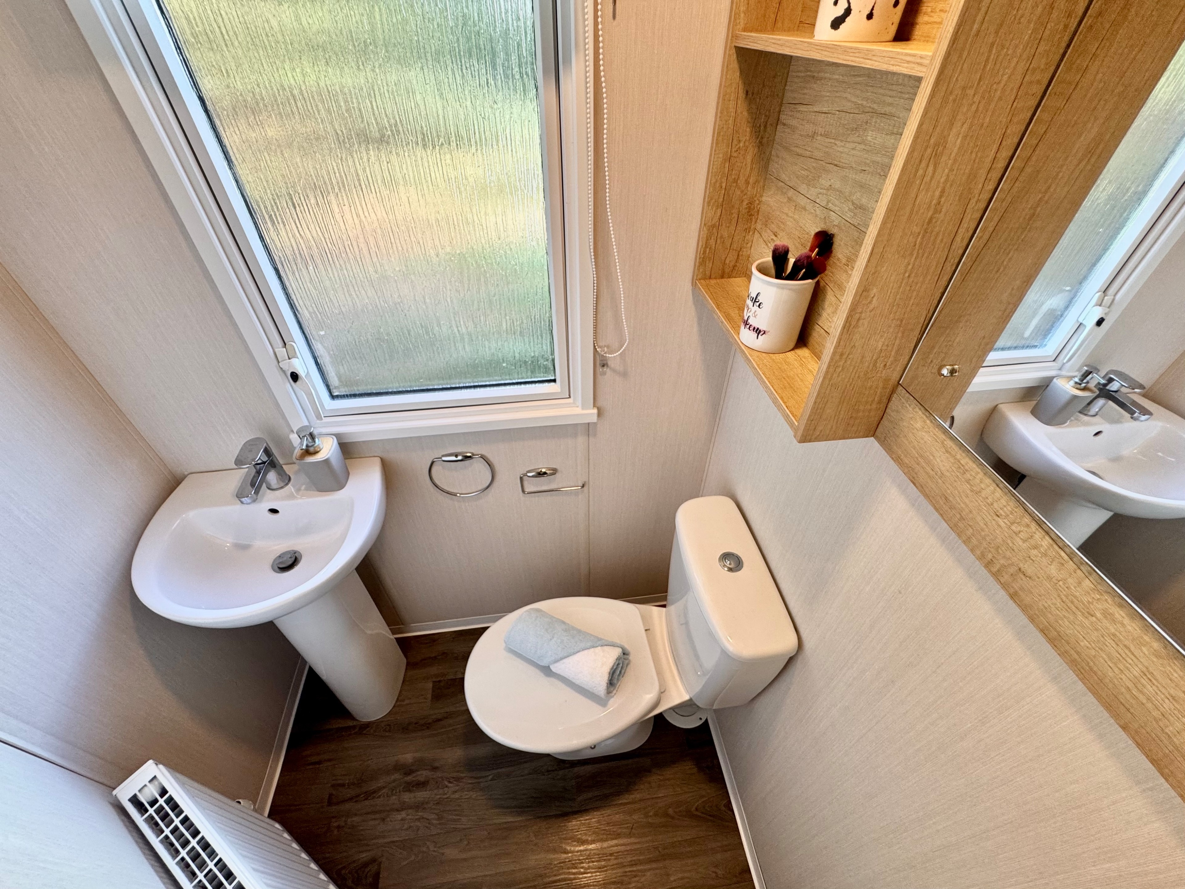 Photo of Swift Burgundy 2019 (Static Caravan)