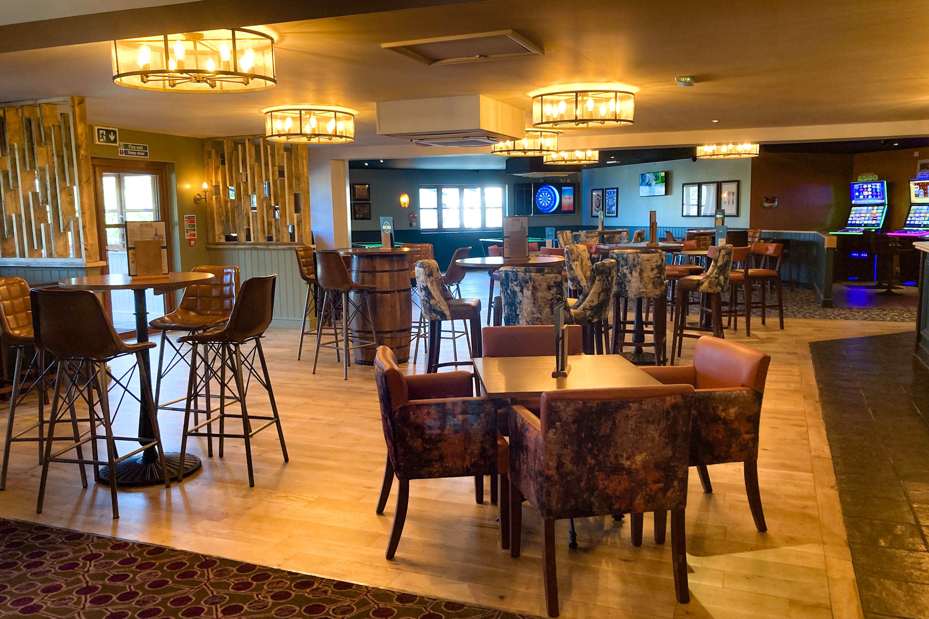 Restaurant & bar