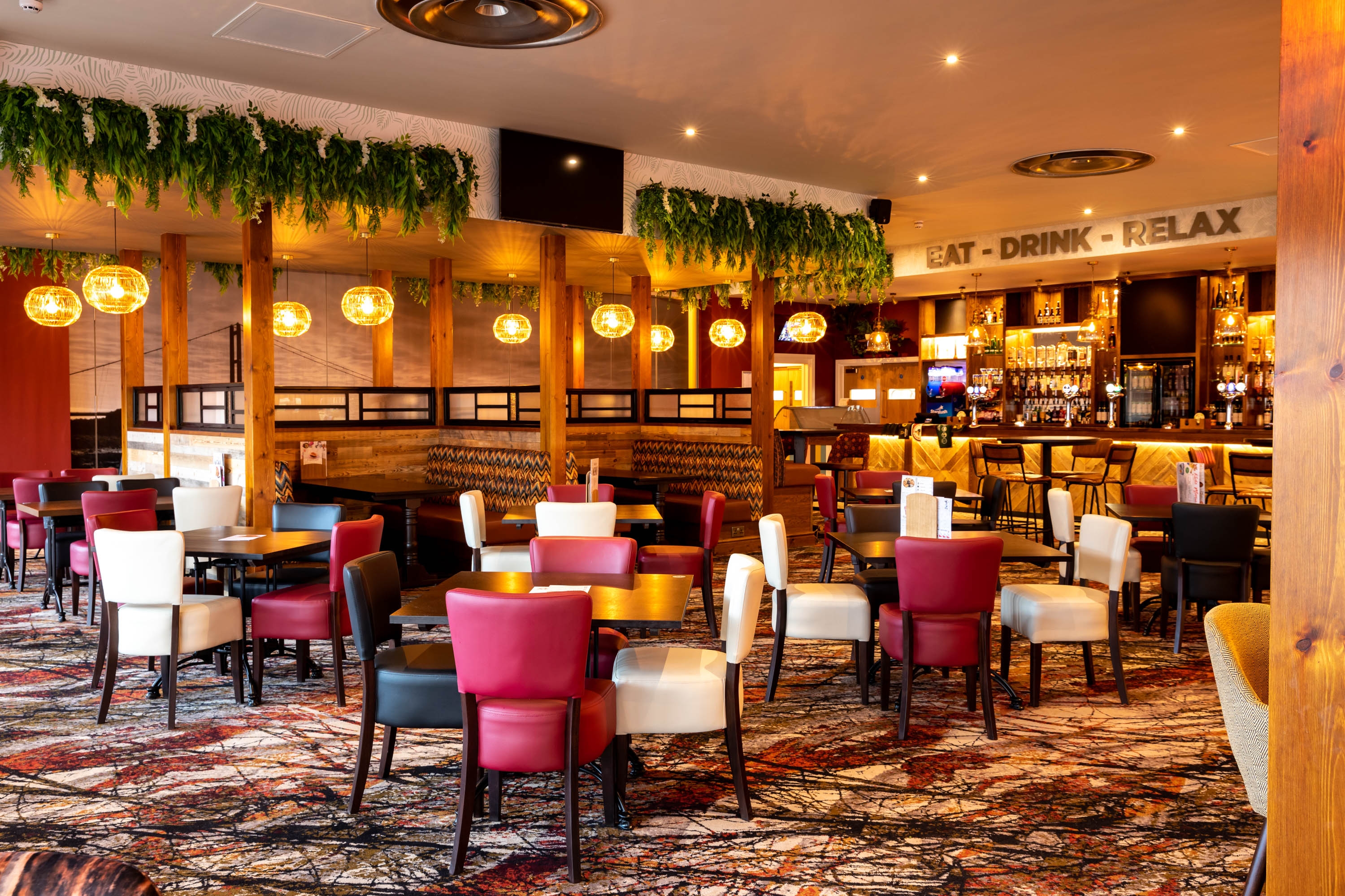 Restaurant & bar