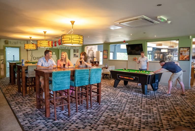 Restaurant & bar