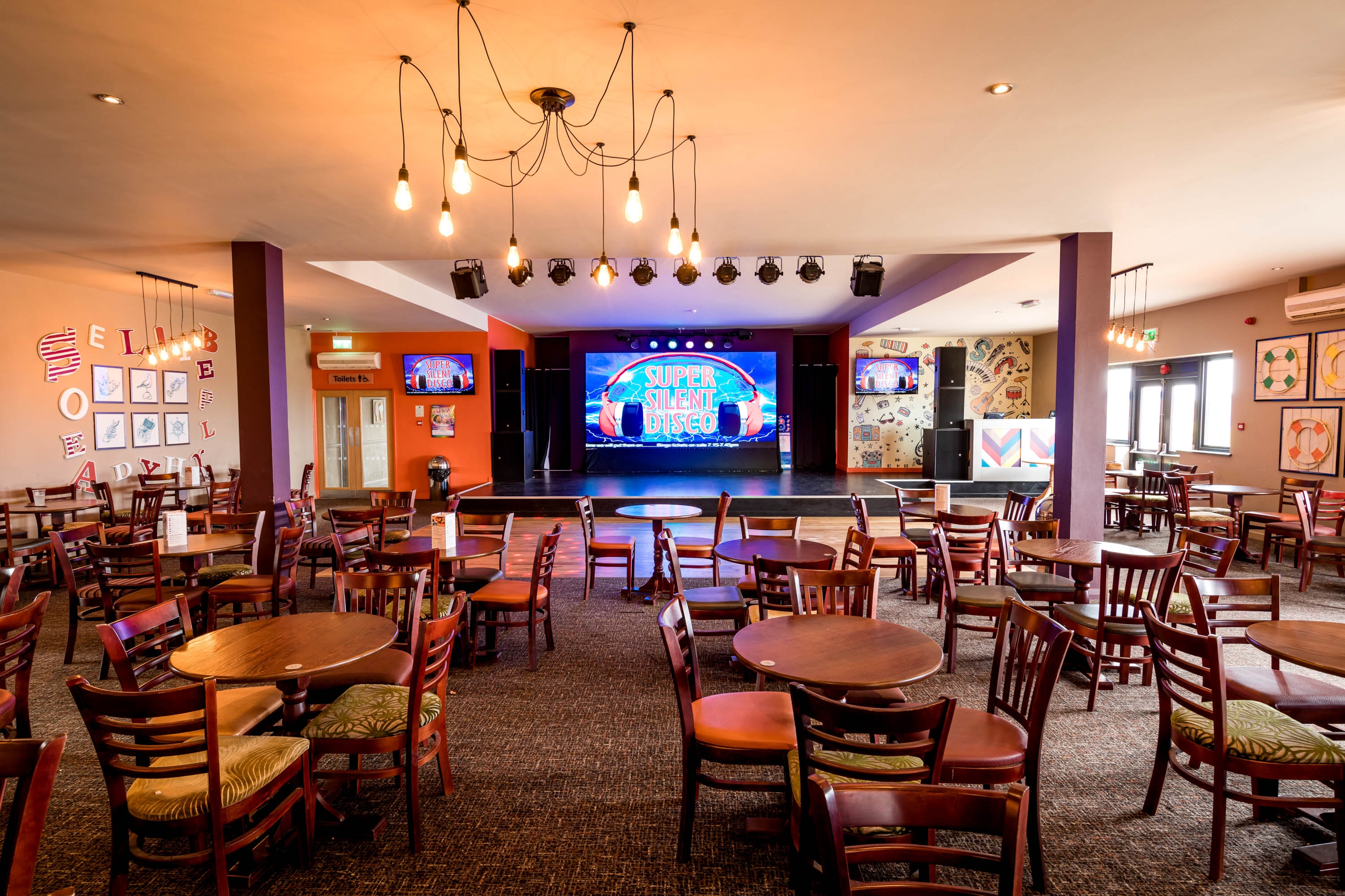 Restaurant & bar