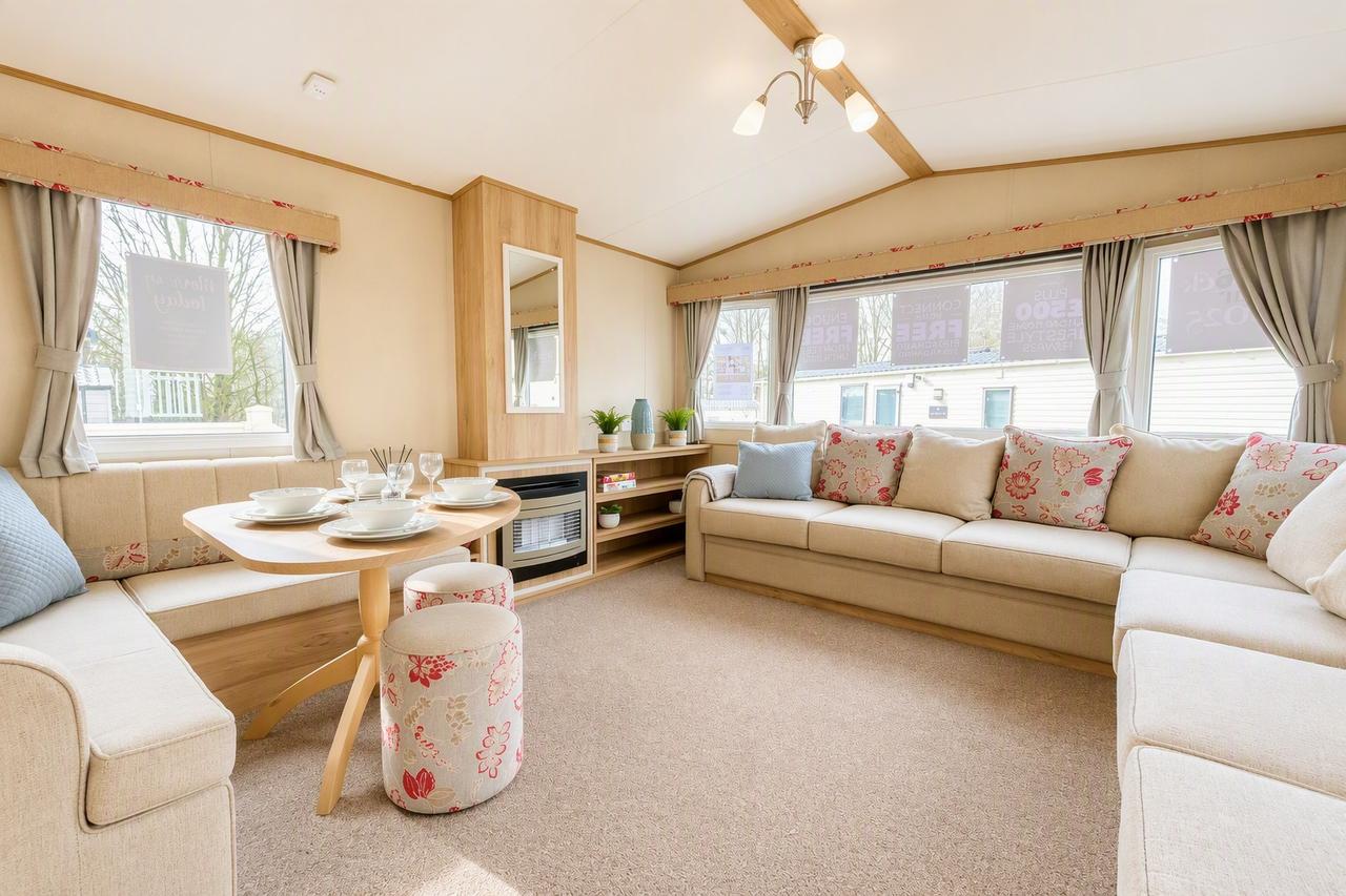 ABI-Oakley-2015-PL173507-143739992.jpeg