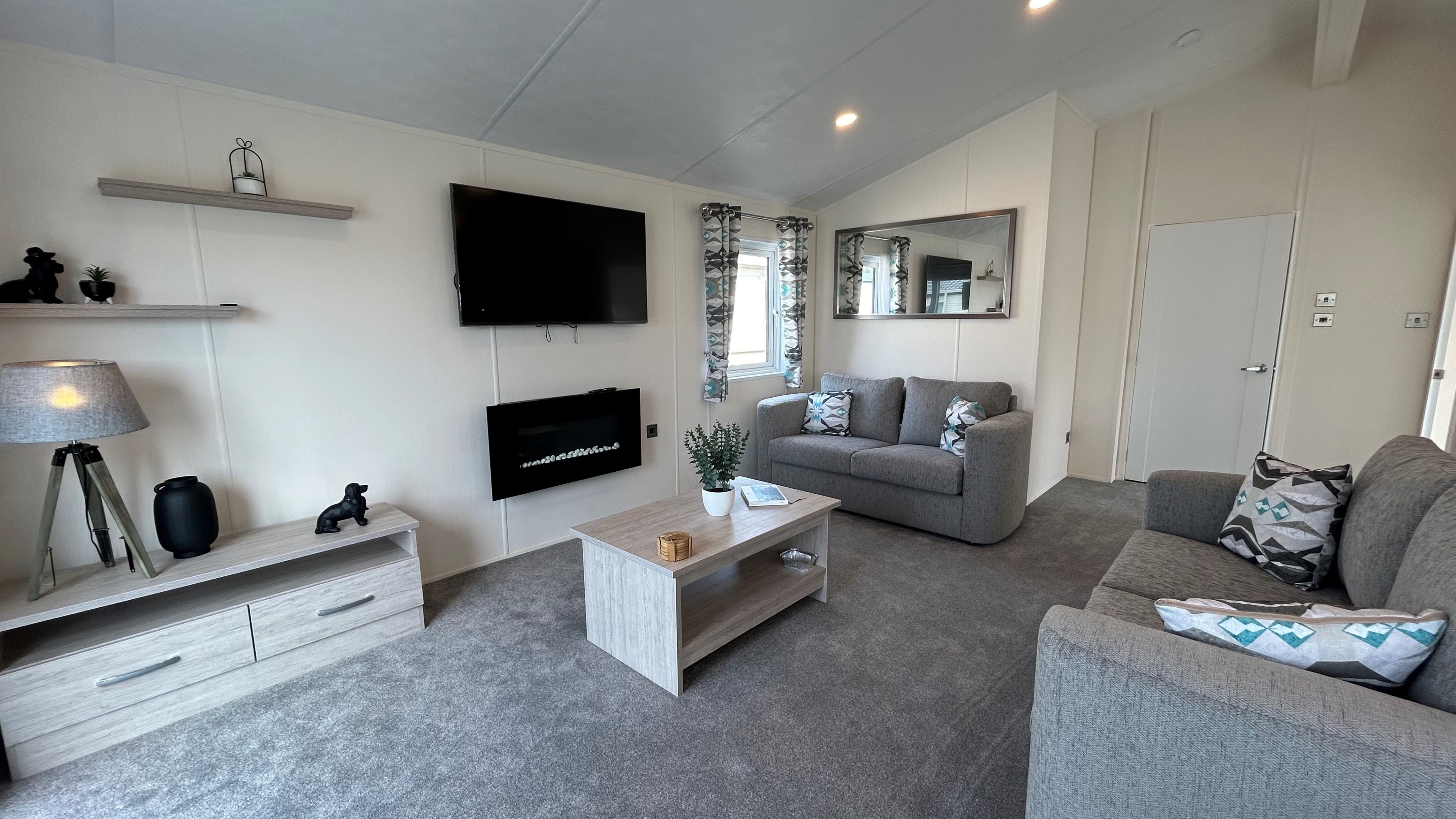Photo of Delta Lakeside 2023 (Luxury Lodge)