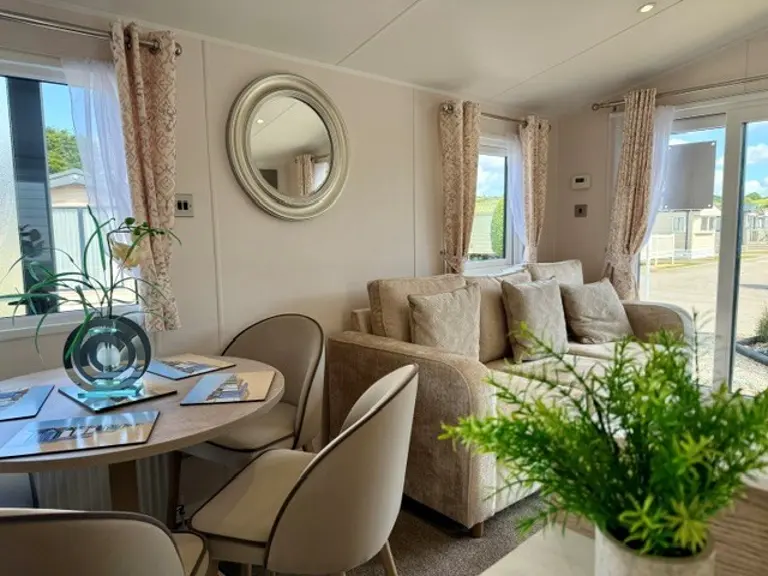 Willerby-Windbreak-2027-CAR0065716-147876585.jpeg