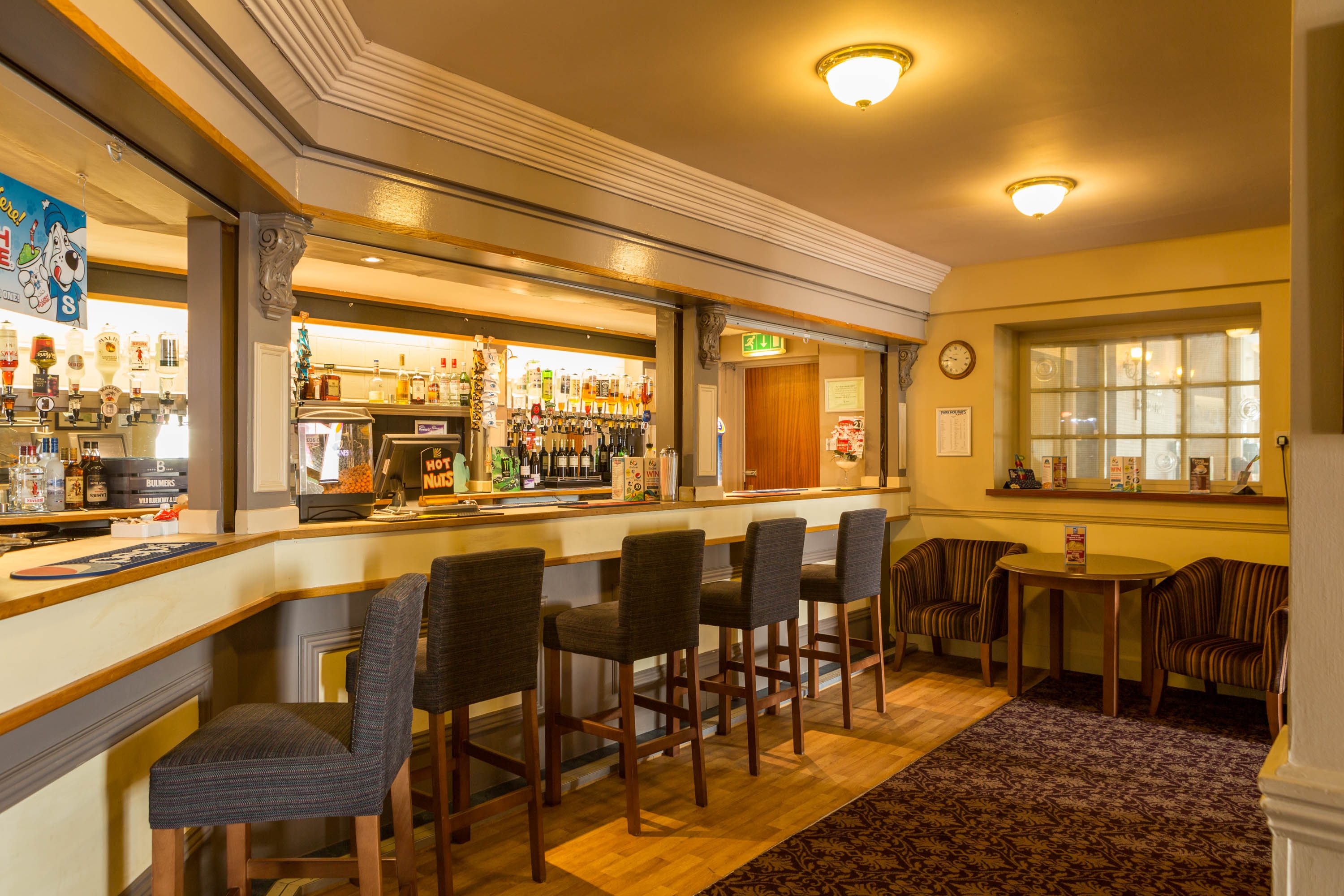 Restaurant & bar