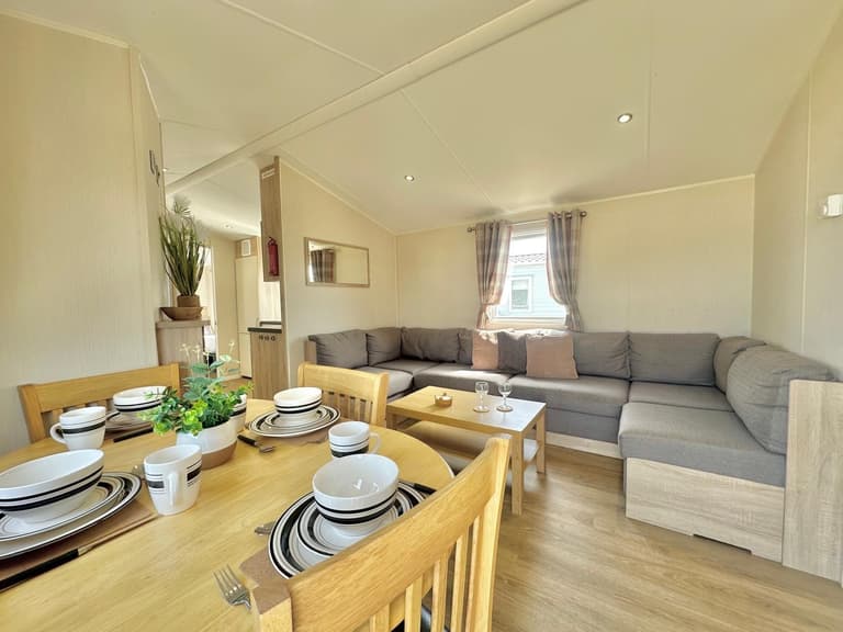 Willerby-Lymington-2018-CAR0060615-143127619.jpeg