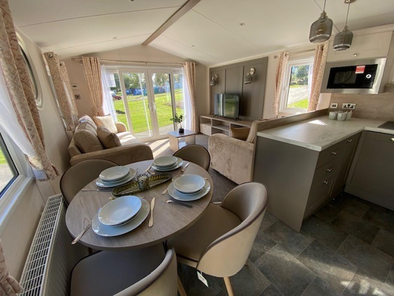 Willerby-Windbreak-2027-CAR0065744-149425213.jpeg