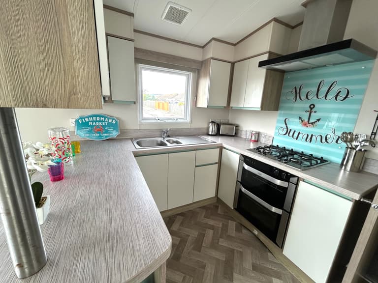 ABI-Summerhouse-2018-CAR0064676-140537157.jpeg