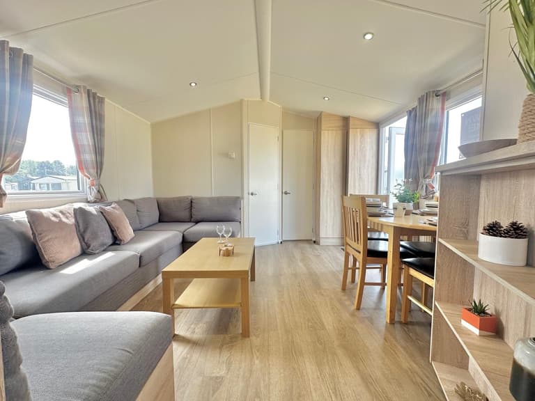 Willerby-Lymington-2018-CAR0060615-143127559.jpeg