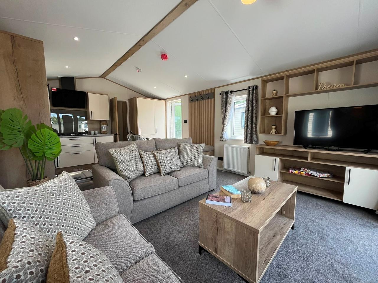 Willerby-Woodbridge-2027-CAR0065670-145655116.jpeg