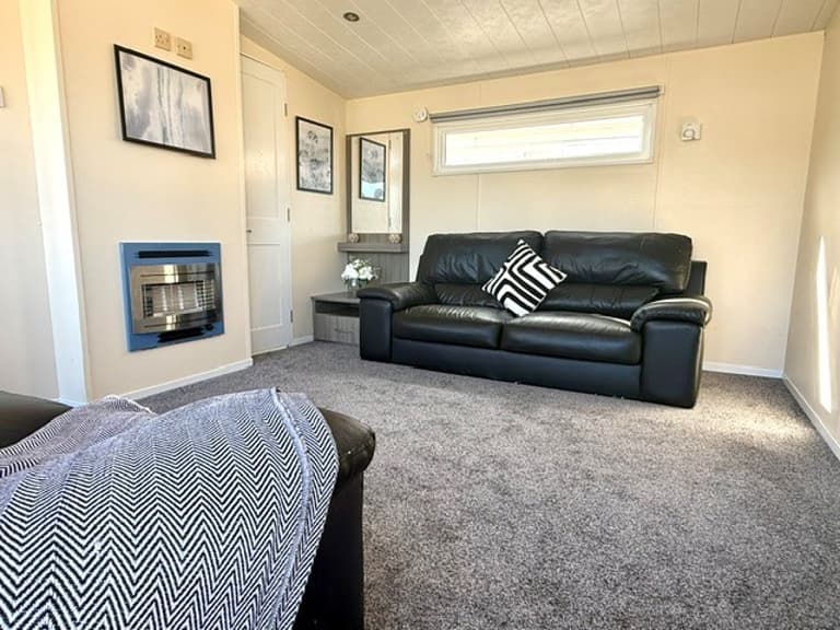 Willerby-Summer-House-H-F-2012-CAR0022882-149095645.jpeg