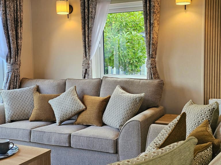 Willerby-Woodbridge-2027-CAR0065715-148648391.jpeg